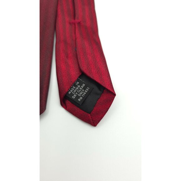 David Taylor's Bold Red Geometric Silk Tie for Men - Picture 6 of 8